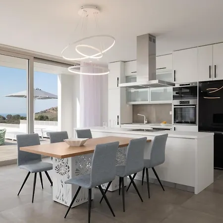 Margaret Villa, Featuring A Heated Whirlpool, By Thinkvilla *