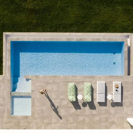 Margaret Villa, Featuring A Heated Whirlpool, By Thinkvilla Vilă
