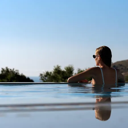 Margaret Villa, Featuring A Heated Whirlpool, By Thinkvilla Vilă