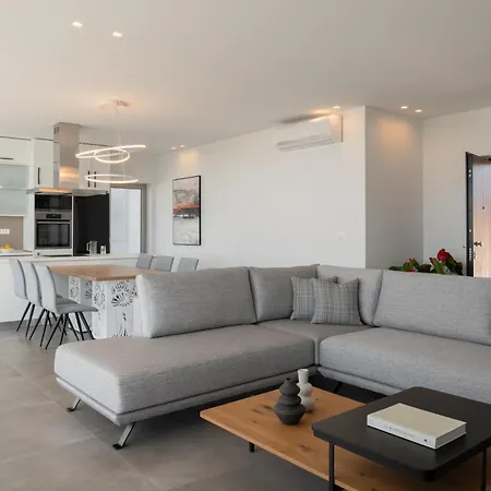Vilă Margaret Villa, Featuring A Heated Whirlpool, By Thinkvilla Angeliana (Crete)